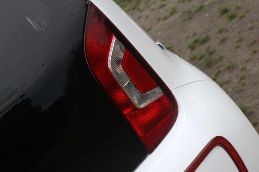  Volkswagen e-up! 2013 года  (фото 32 из 45)